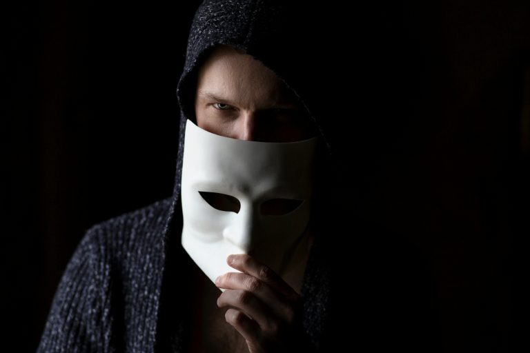 The Unreliable Narrator: How to Deceive Readers Without Losing Their Trust
